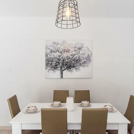 Oniro 105 Apartment Larnaca